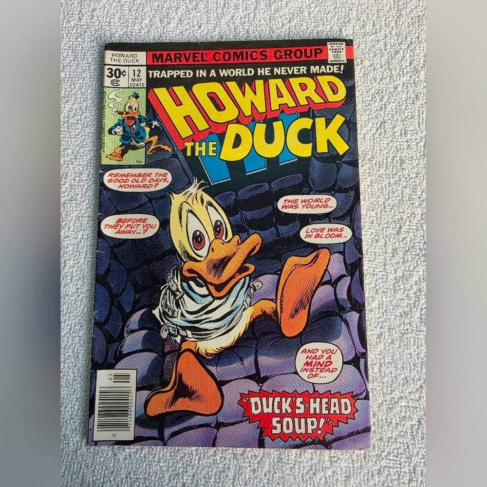 Howard the Duck Comic Book #12 May 1977 First KISS appearance In Comics